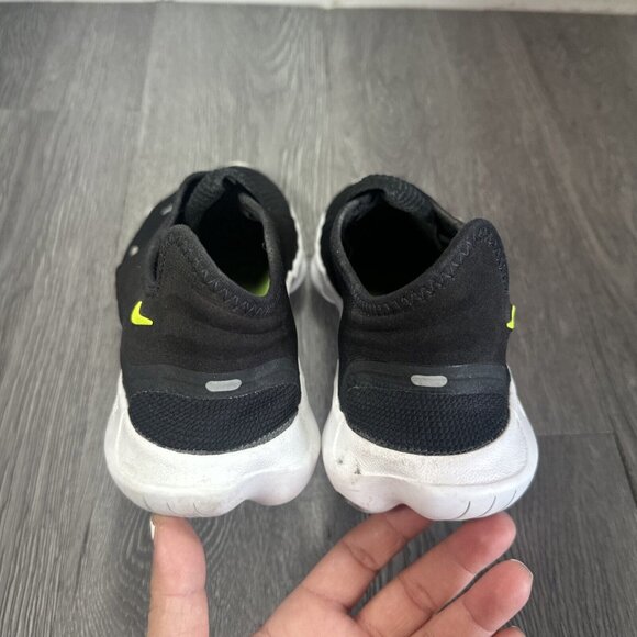Athletic_Shoes